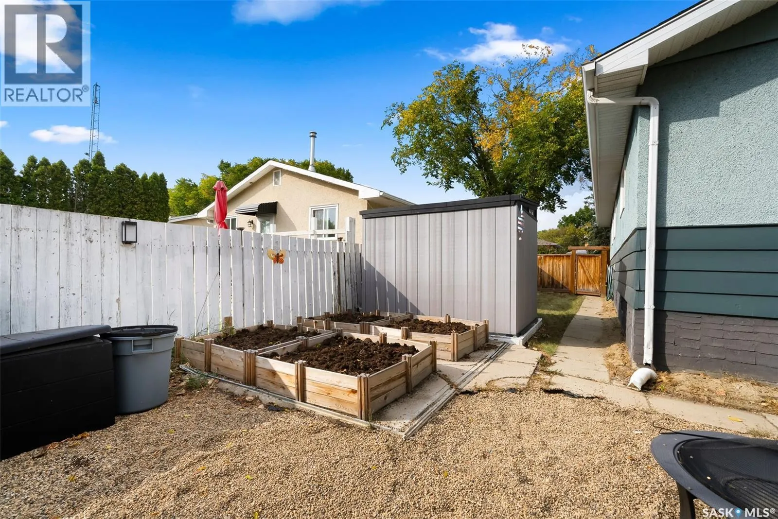 83 Cooper CRESCENT