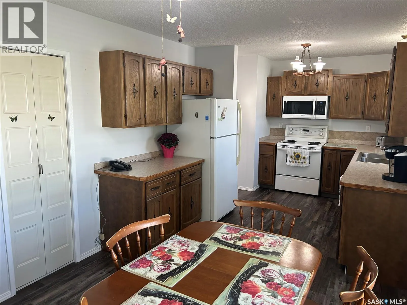 1534 Athabasca STREET W