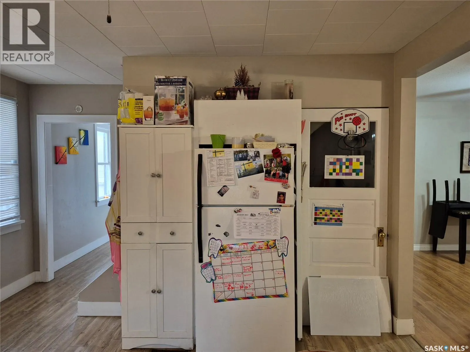 137 2nd STREET W