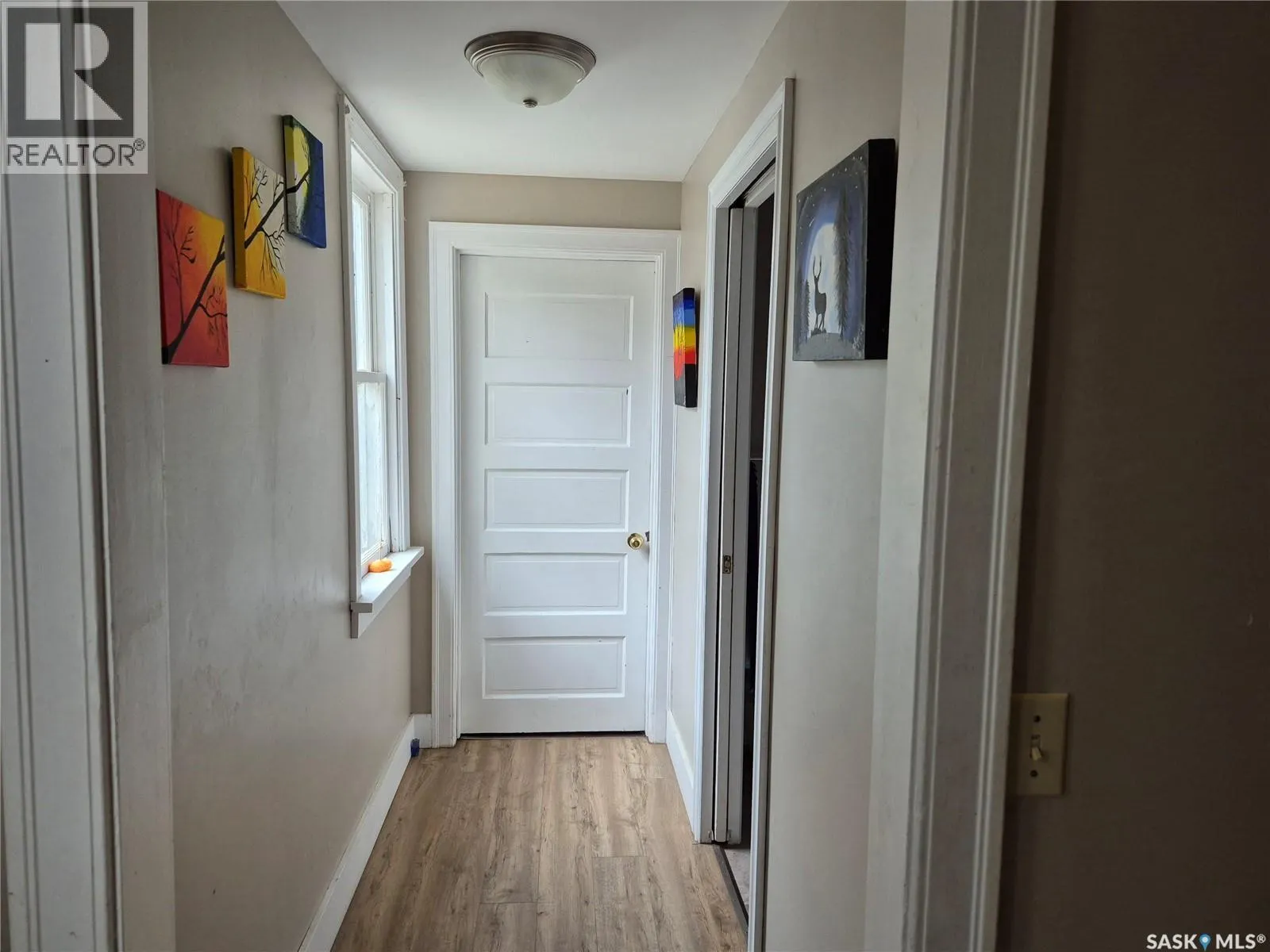 137 2nd STREET W