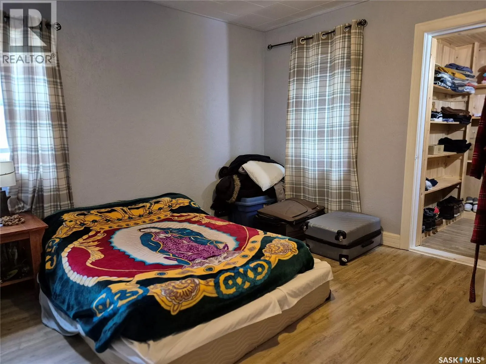 137 2nd STREET W