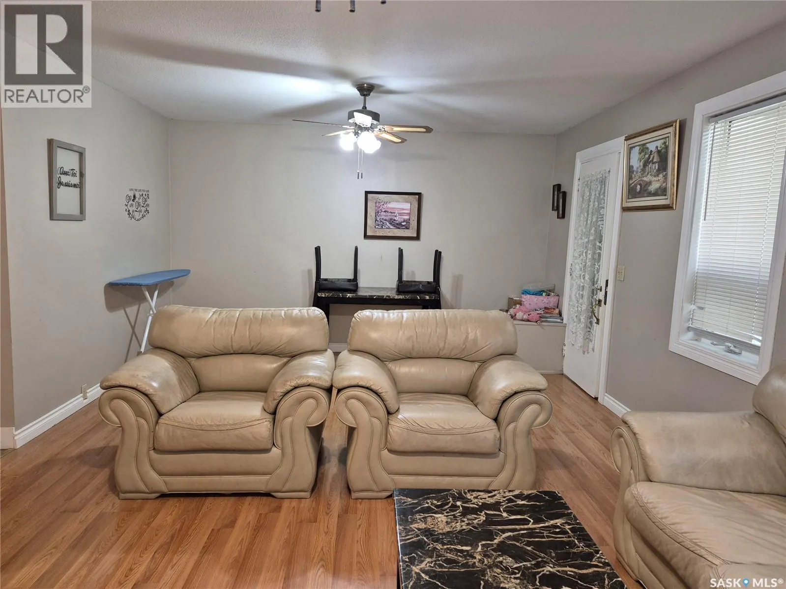 137 2nd STREET W