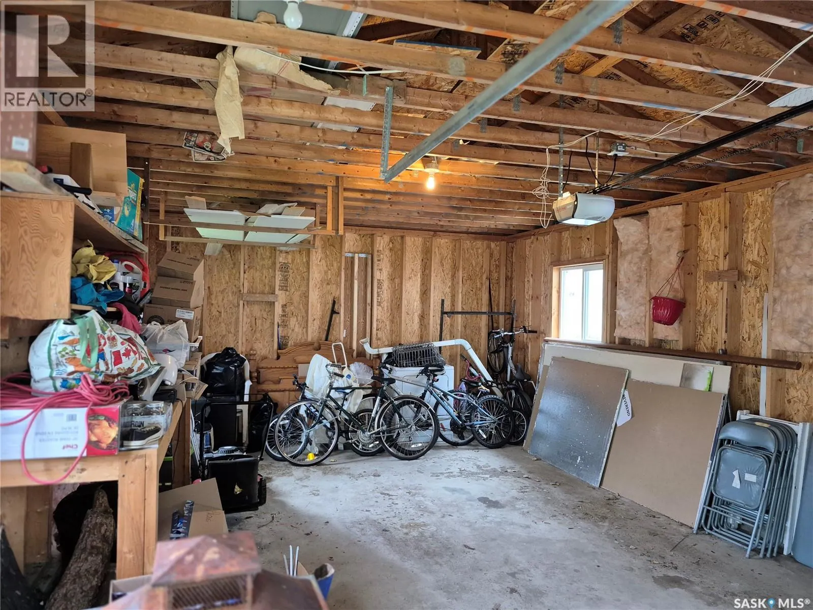 137 2nd STREET W