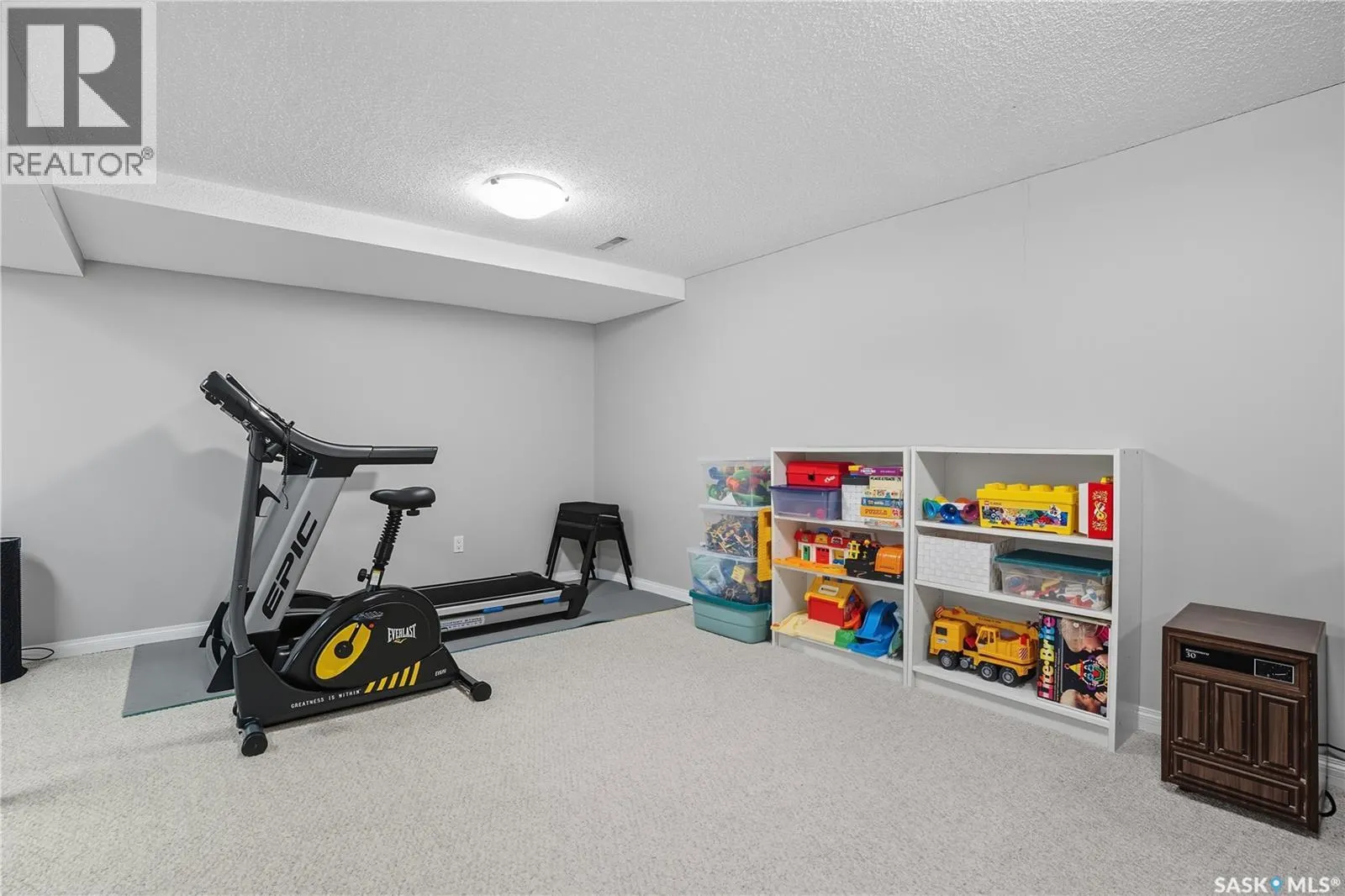 3270 MOUNTBATTEN CRESCENT