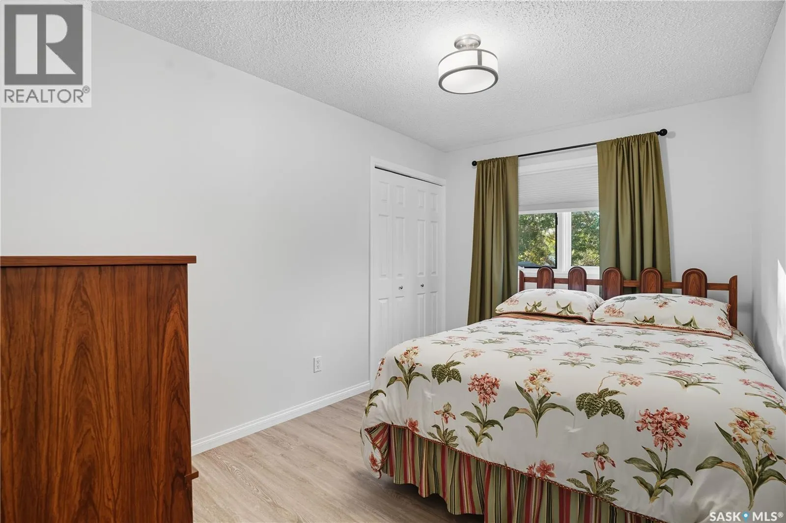 3270 MOUNTBATTEN CRESCENT