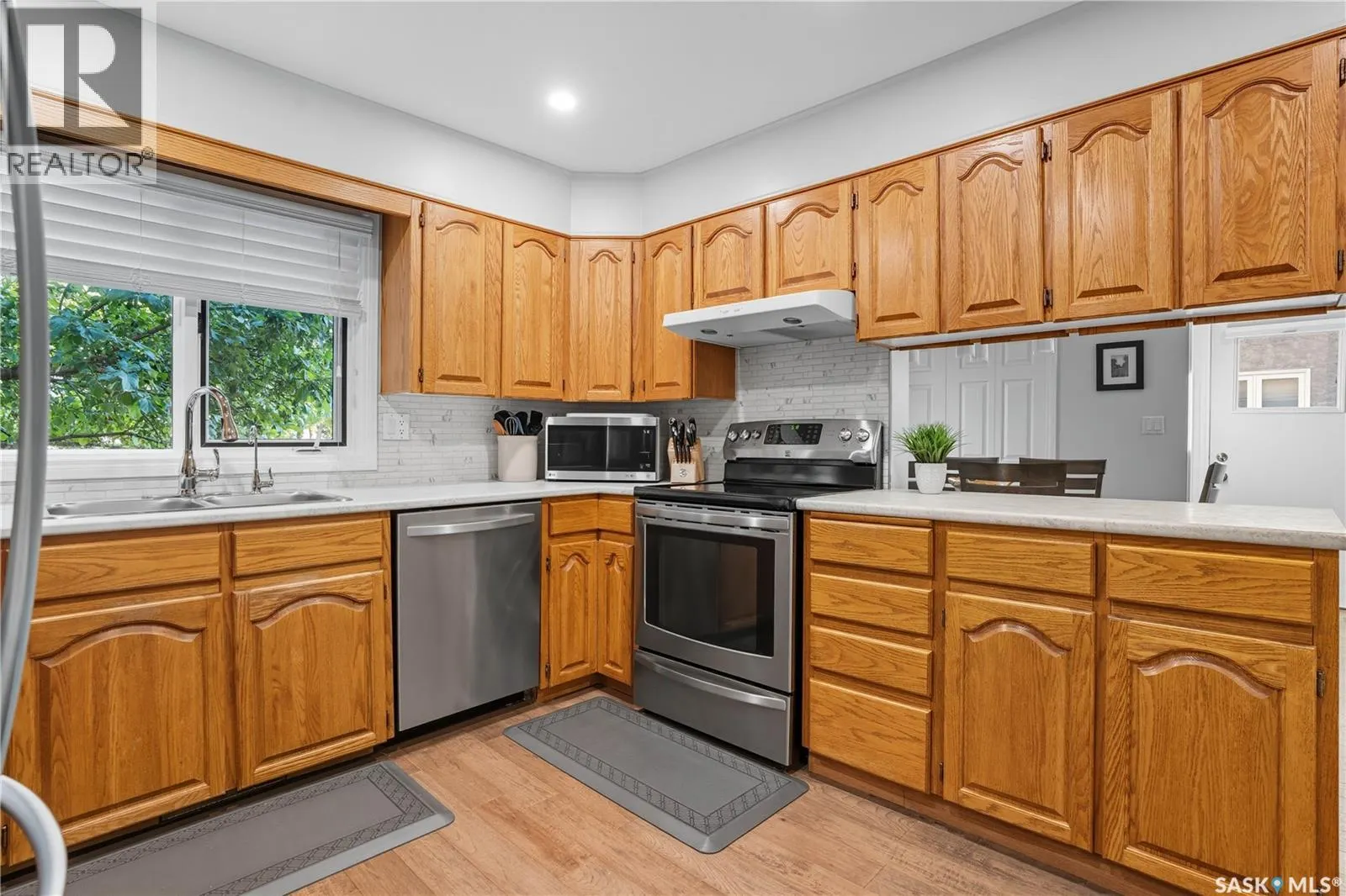 3270 MOUNTBATTEN CRESCENT