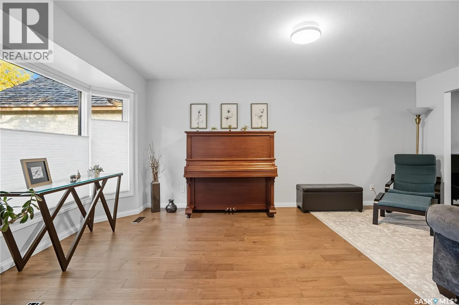 3270 MOUNTBATTEN CRESCENT