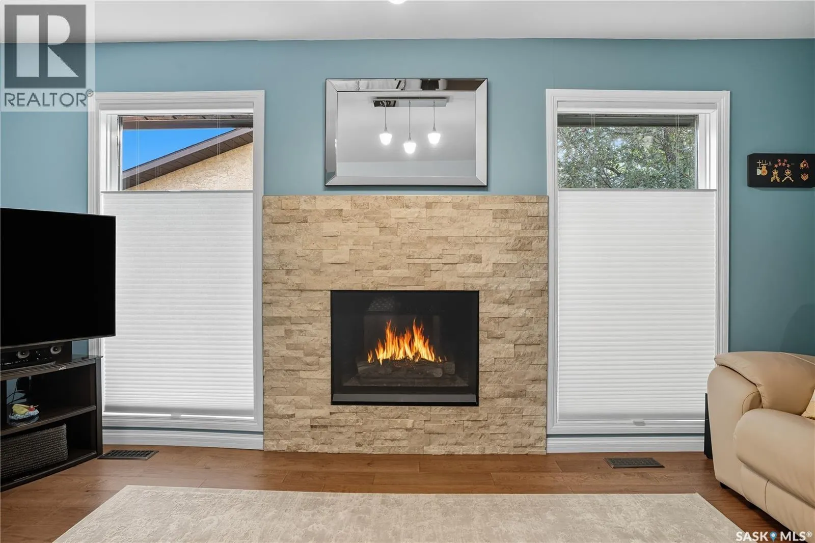 3270 MOUNTBATTEN CRESCENT