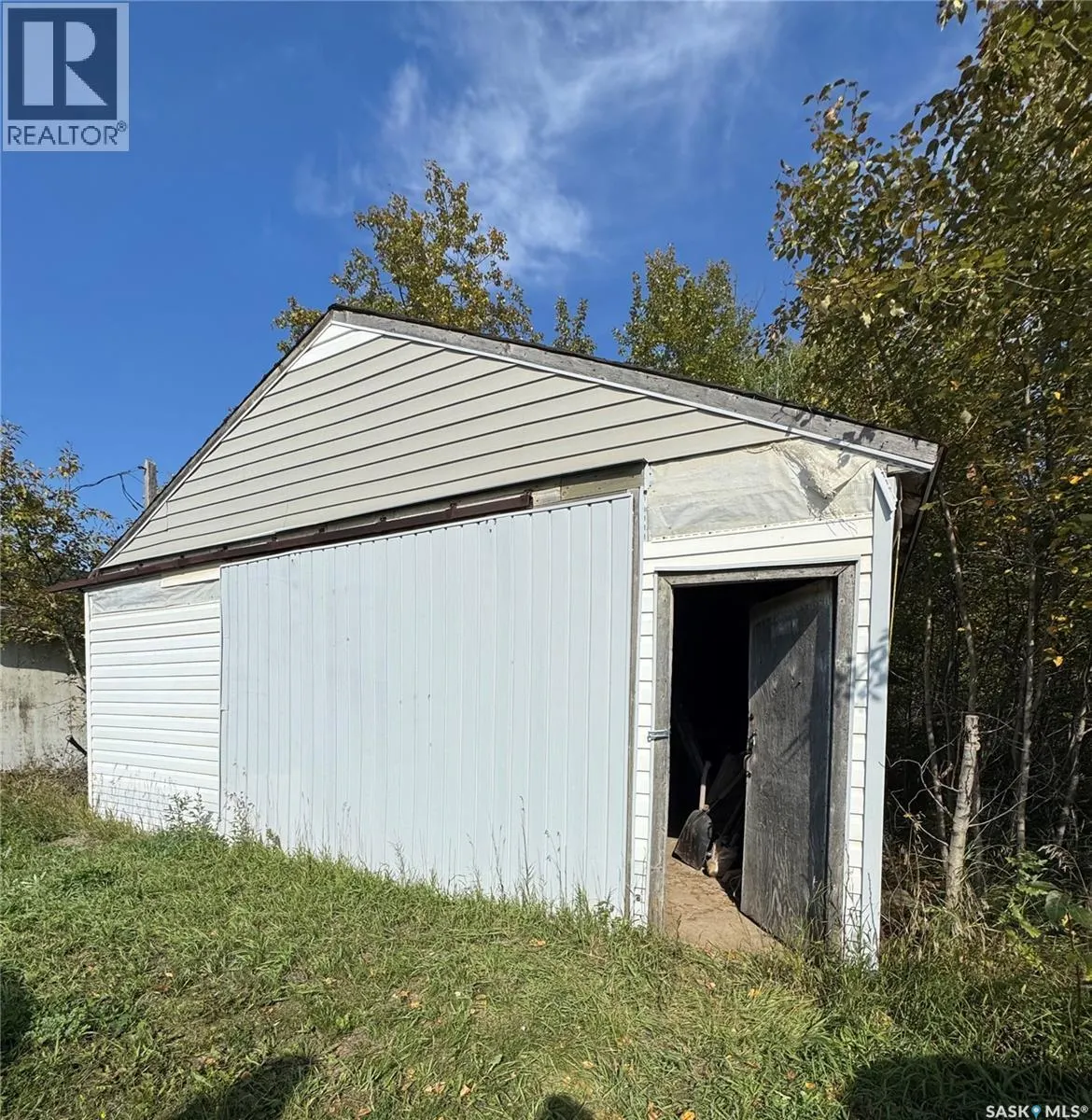 10 North Railway AVENUE E