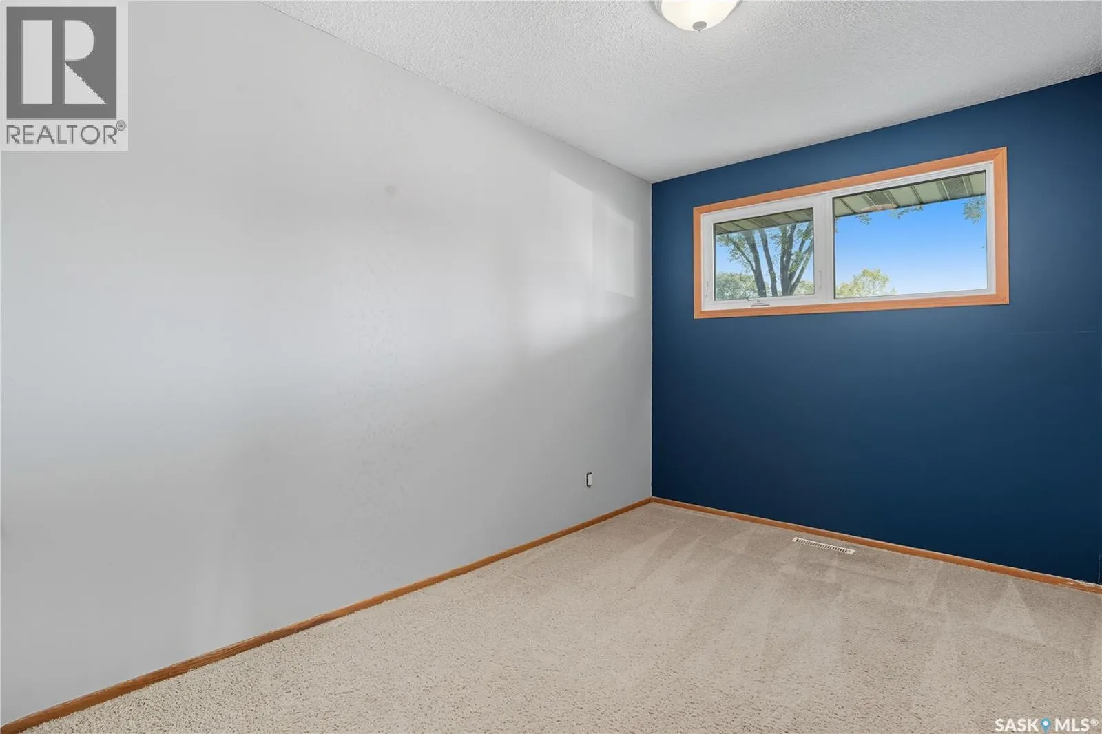 3912 Sherwood DRIVE