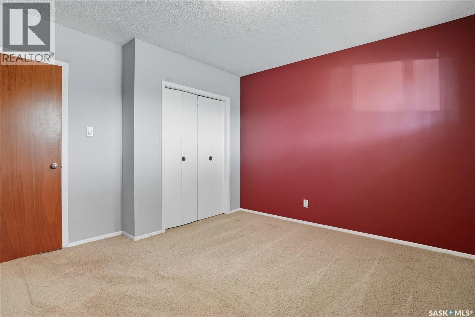 3912 Sherwood DRIVE
