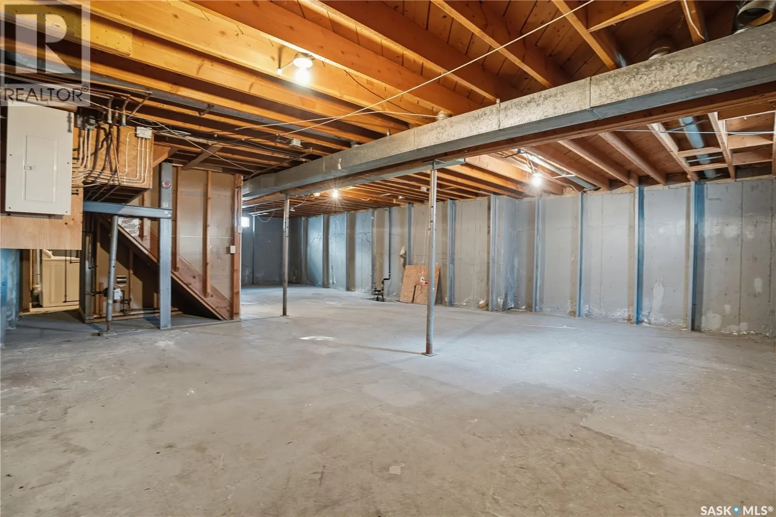 3912 Sherwood DRIVE