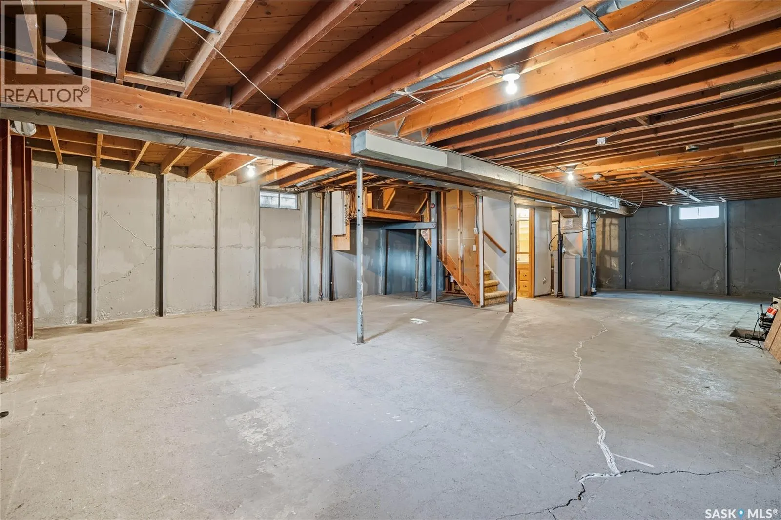 3912 Sherwood DRIVE