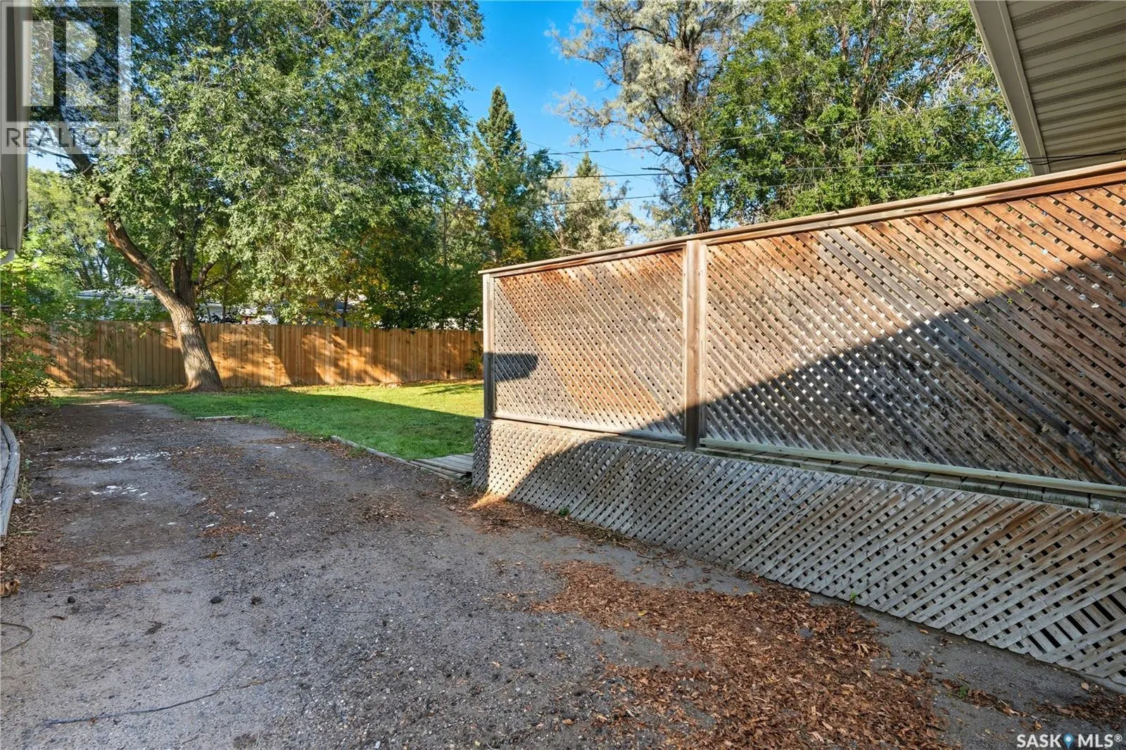 3912 Sherwood DRIVE