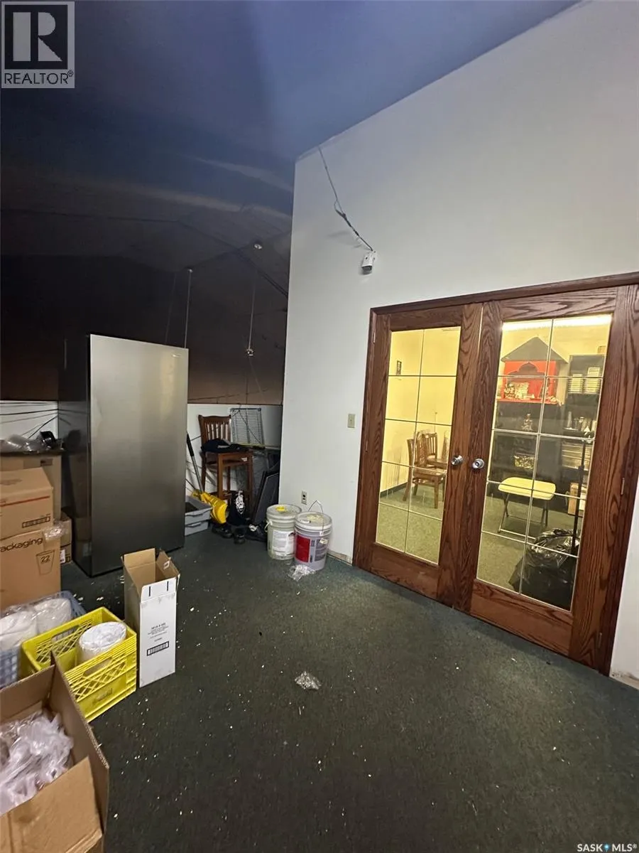 SK #101-3120 8th STREET E