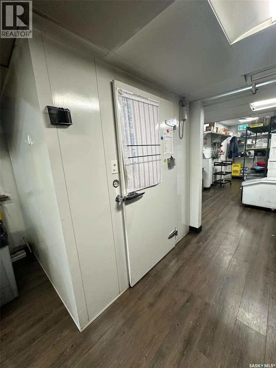SK #101-3120 8th STREET E