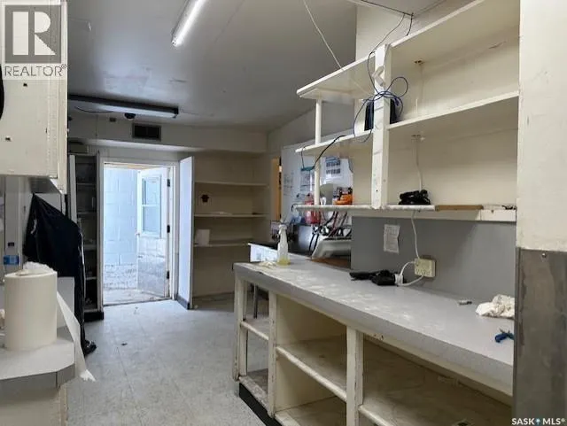 109 3rd AVENUE W