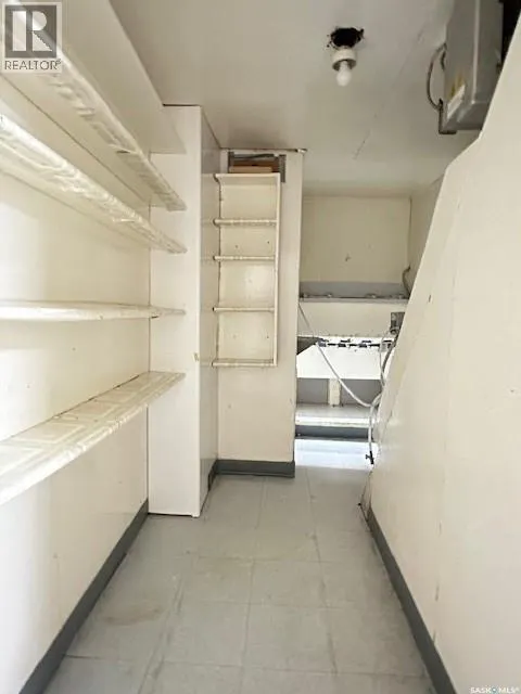 109 3rd AVENUE W