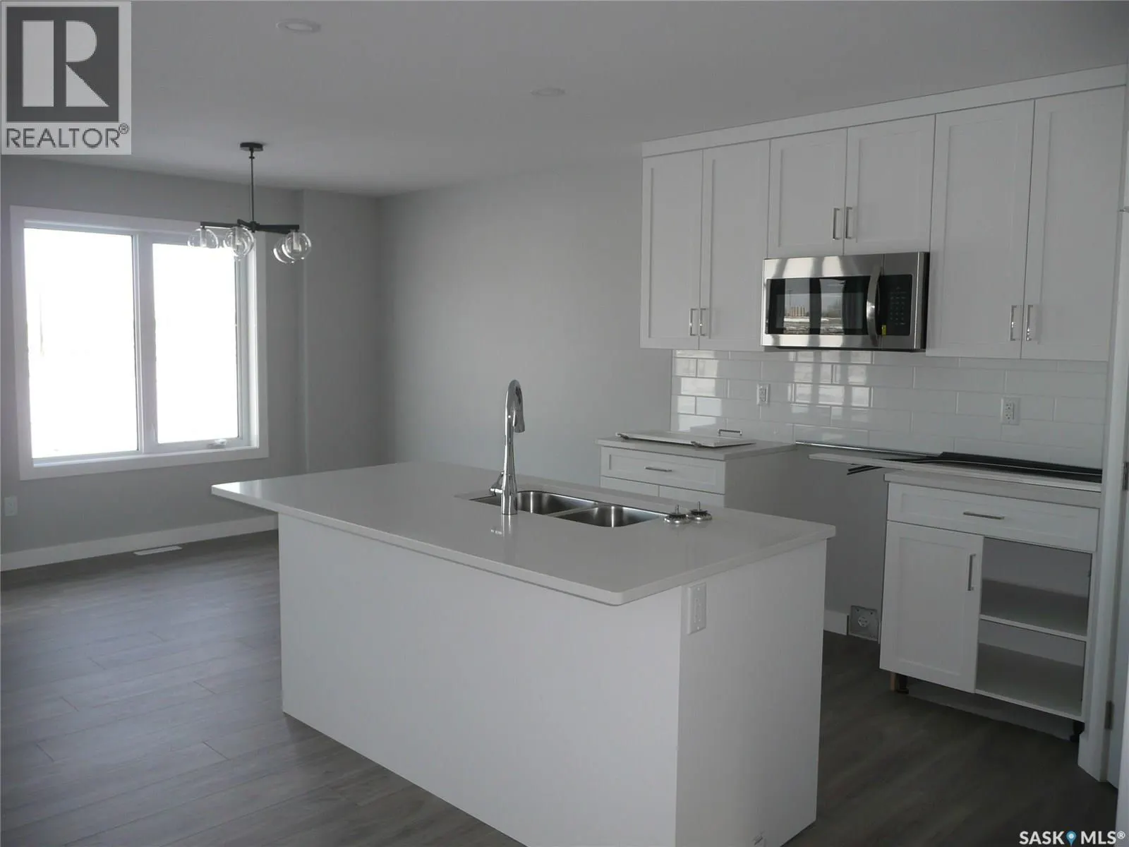 482 Doran CRESCENT