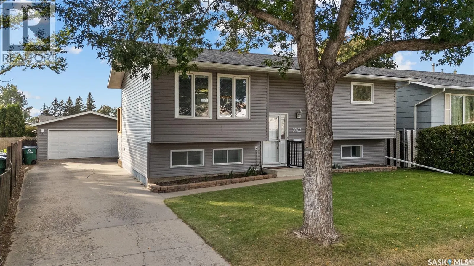 3762 Fairlight DRIVE