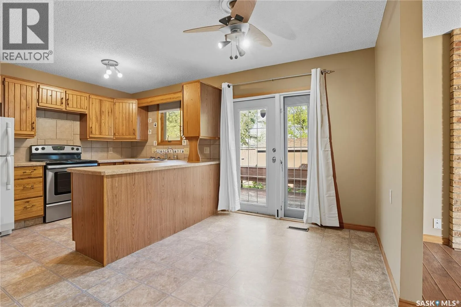 6818 Cunningham DRIVE