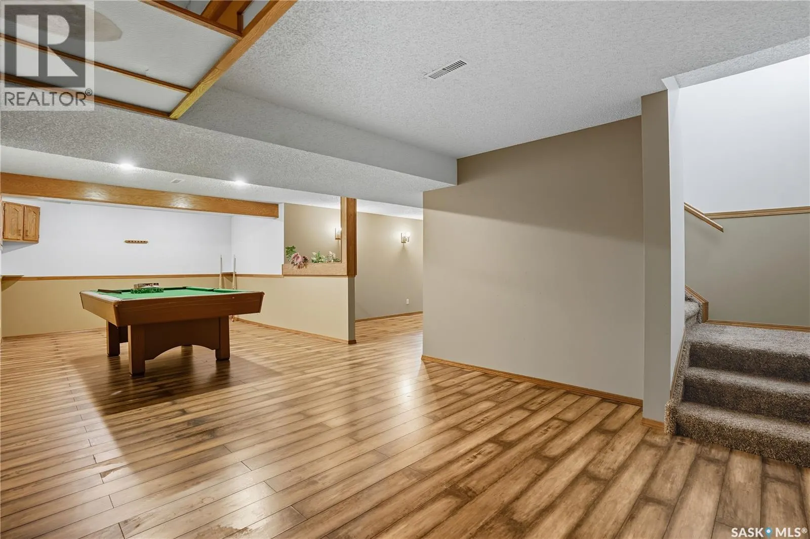6818 Cunningham DRIVE