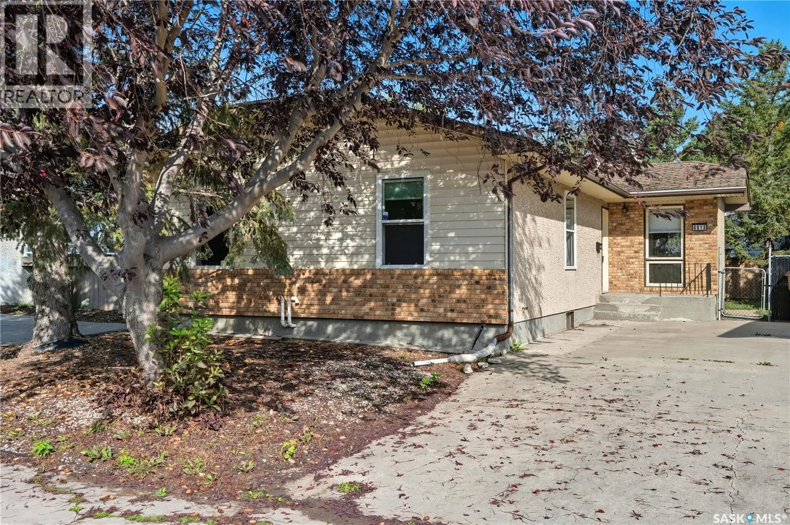 6818 Cunningham DRIVE