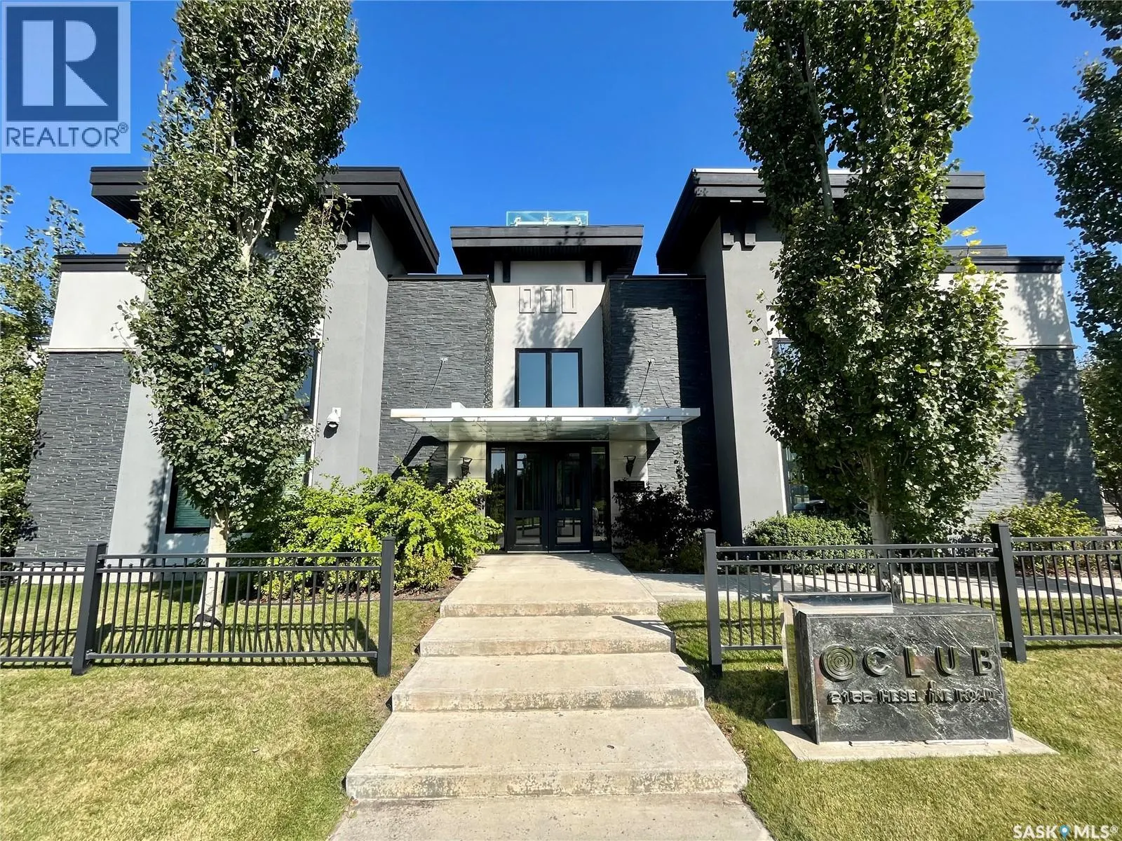 307 2165 Heseltine ROAD
