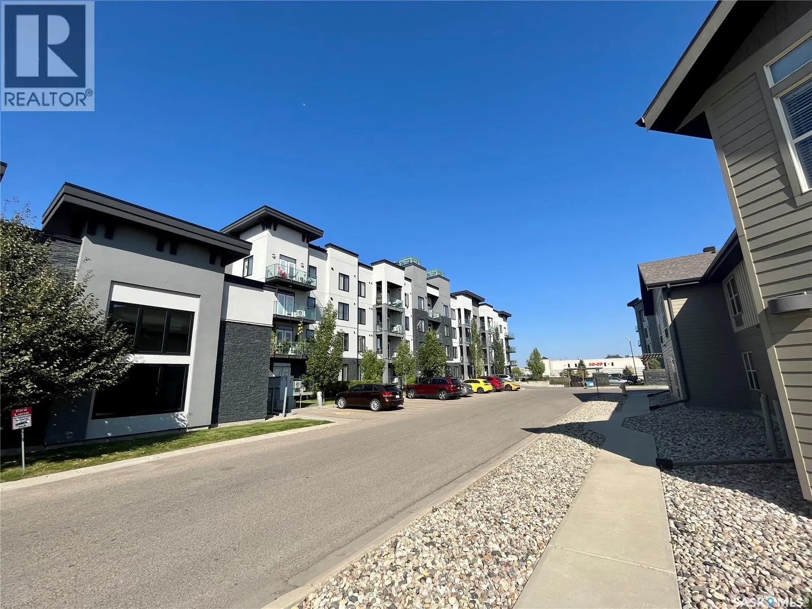 307 2165 Heseltine ROAD