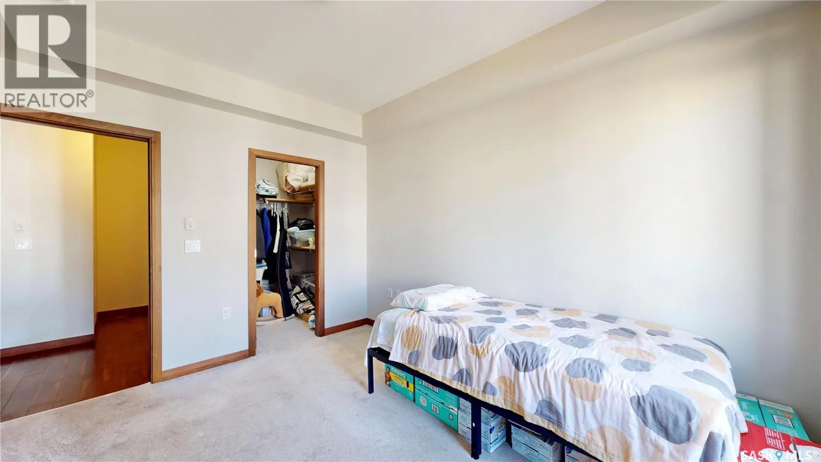 307 2165 Heseltine ROAD
