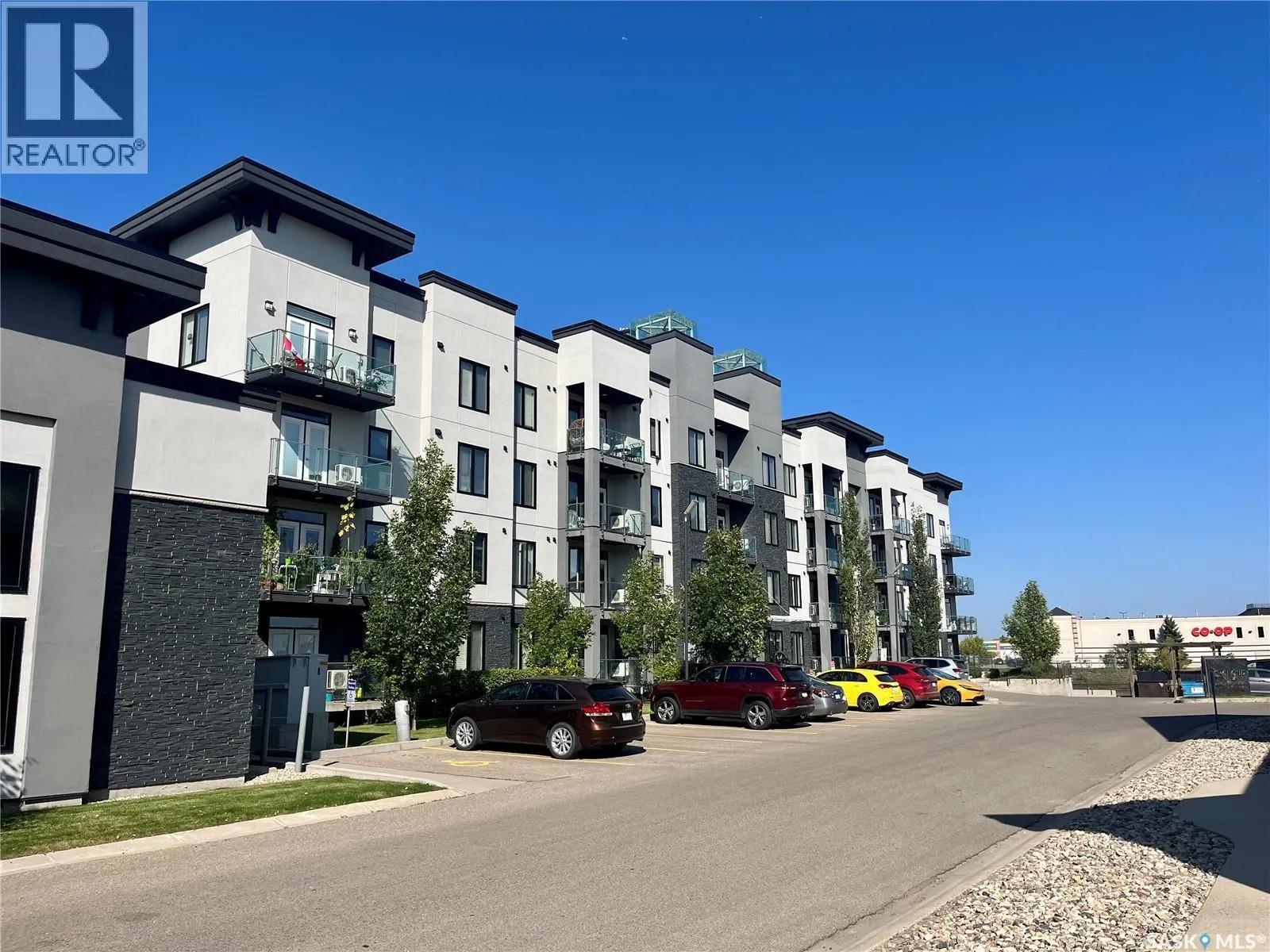 307 2165 Heseltine ROAD