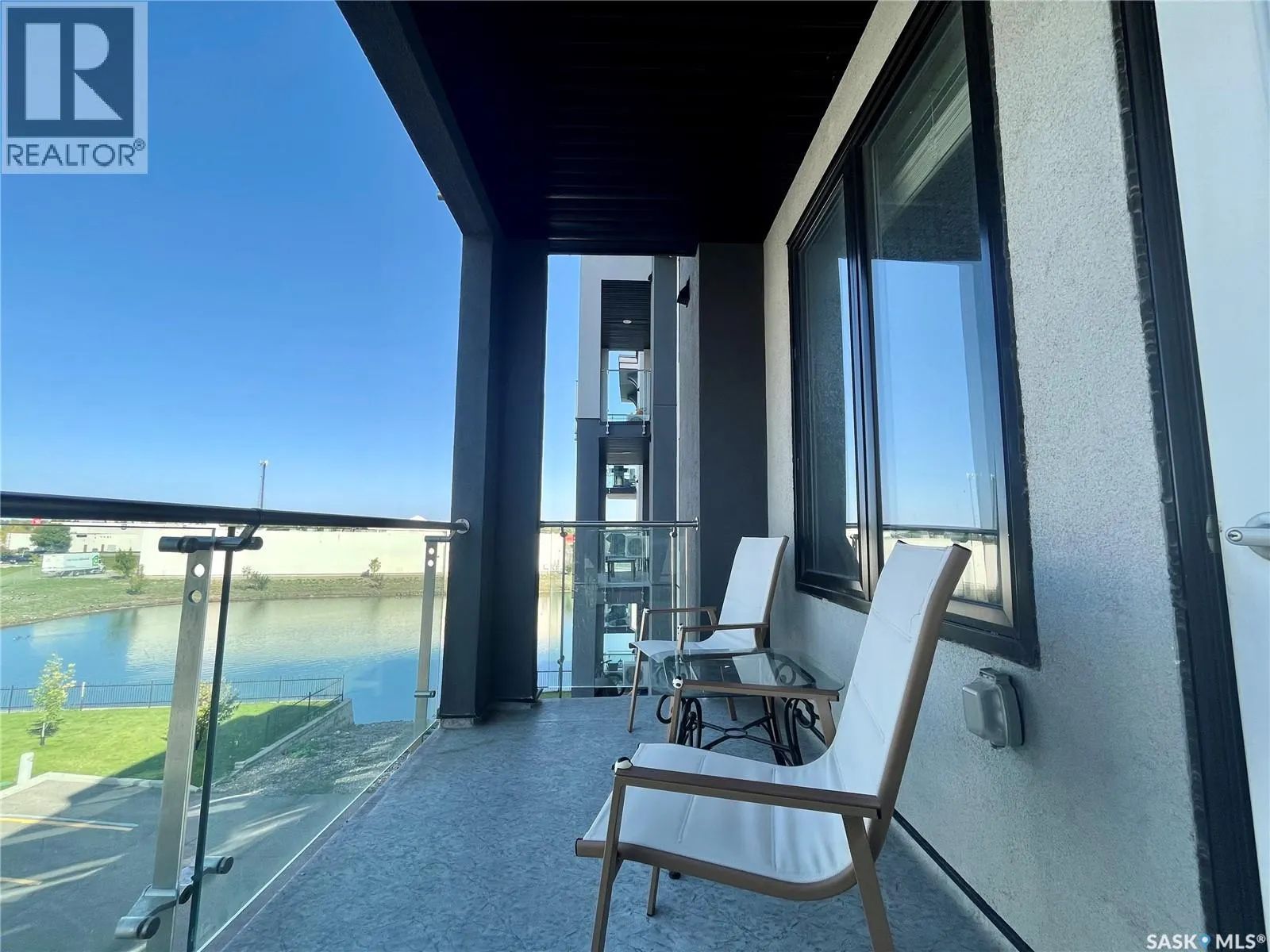 307 2165 Heseltine ROAD