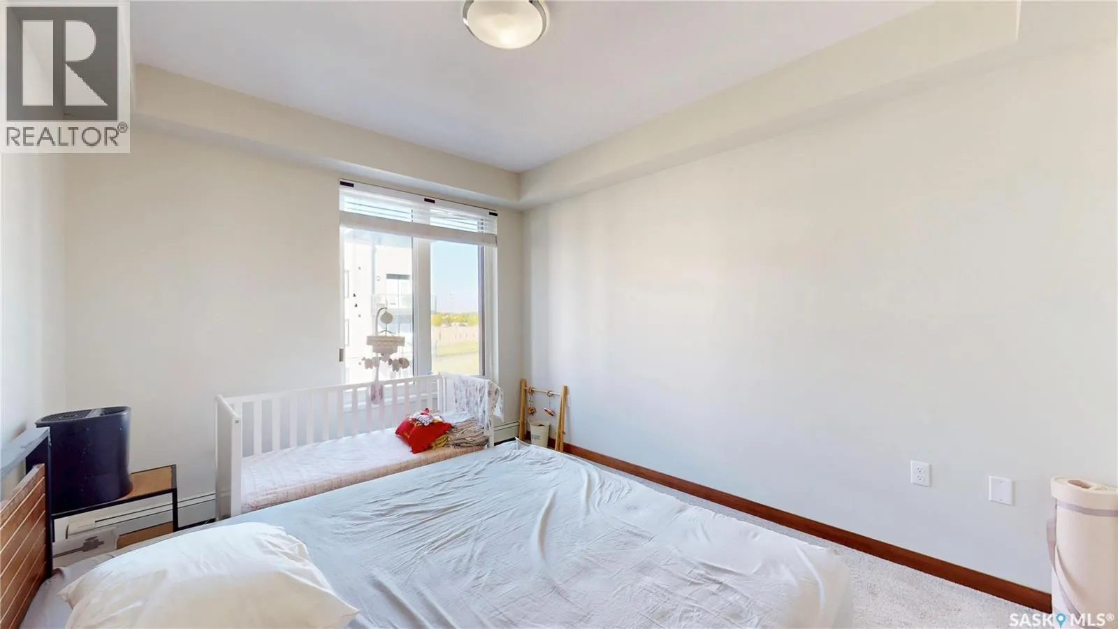 307 2165 Heseltine ROAD