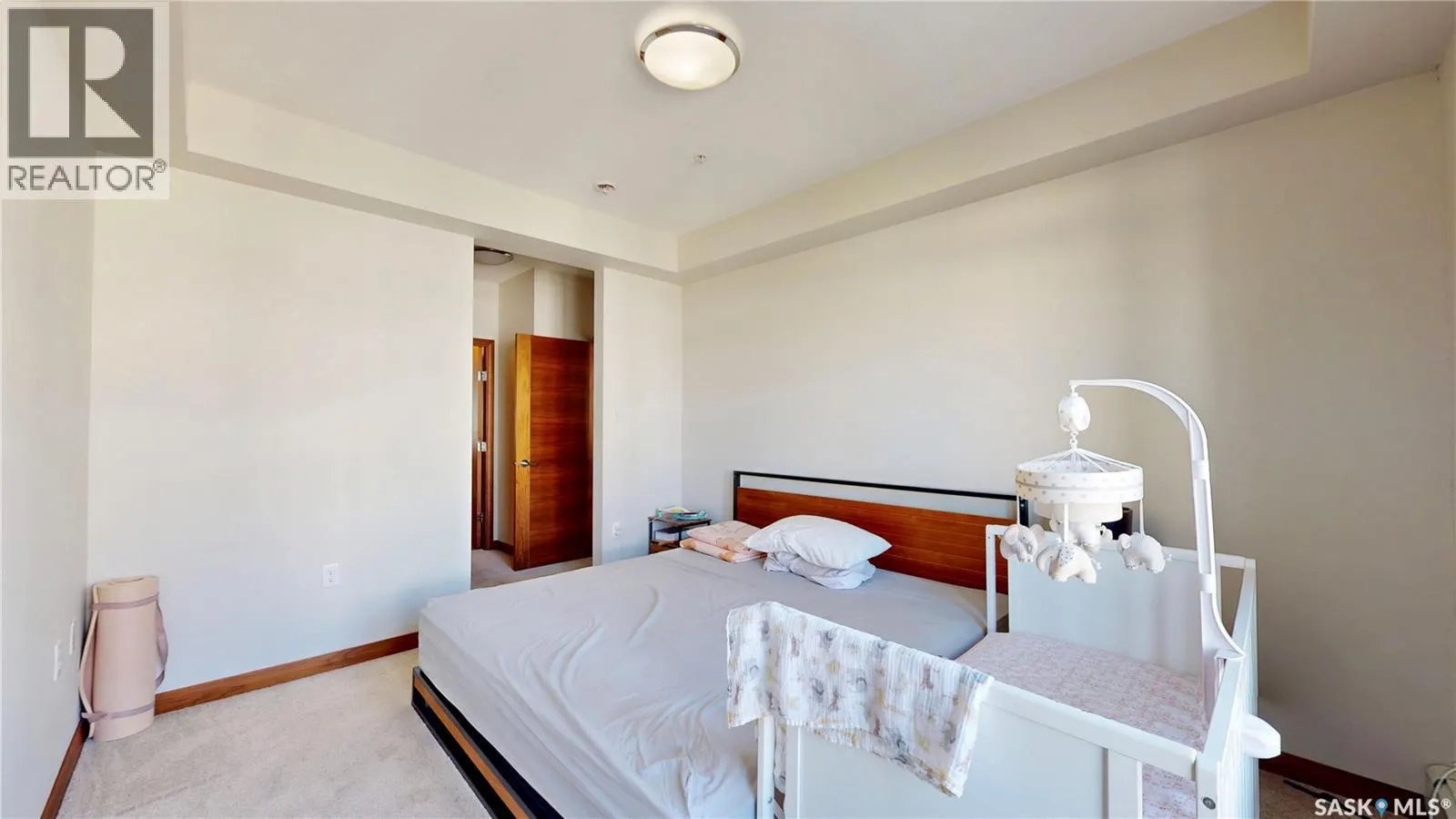 307 2165 Heseltine ROAD