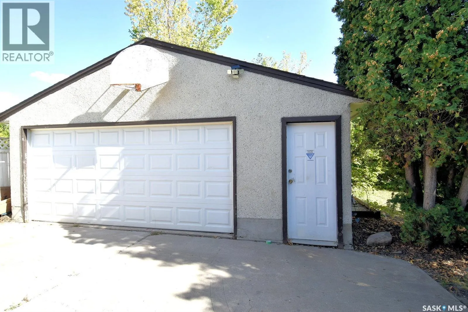 352 Carleton DRIVE