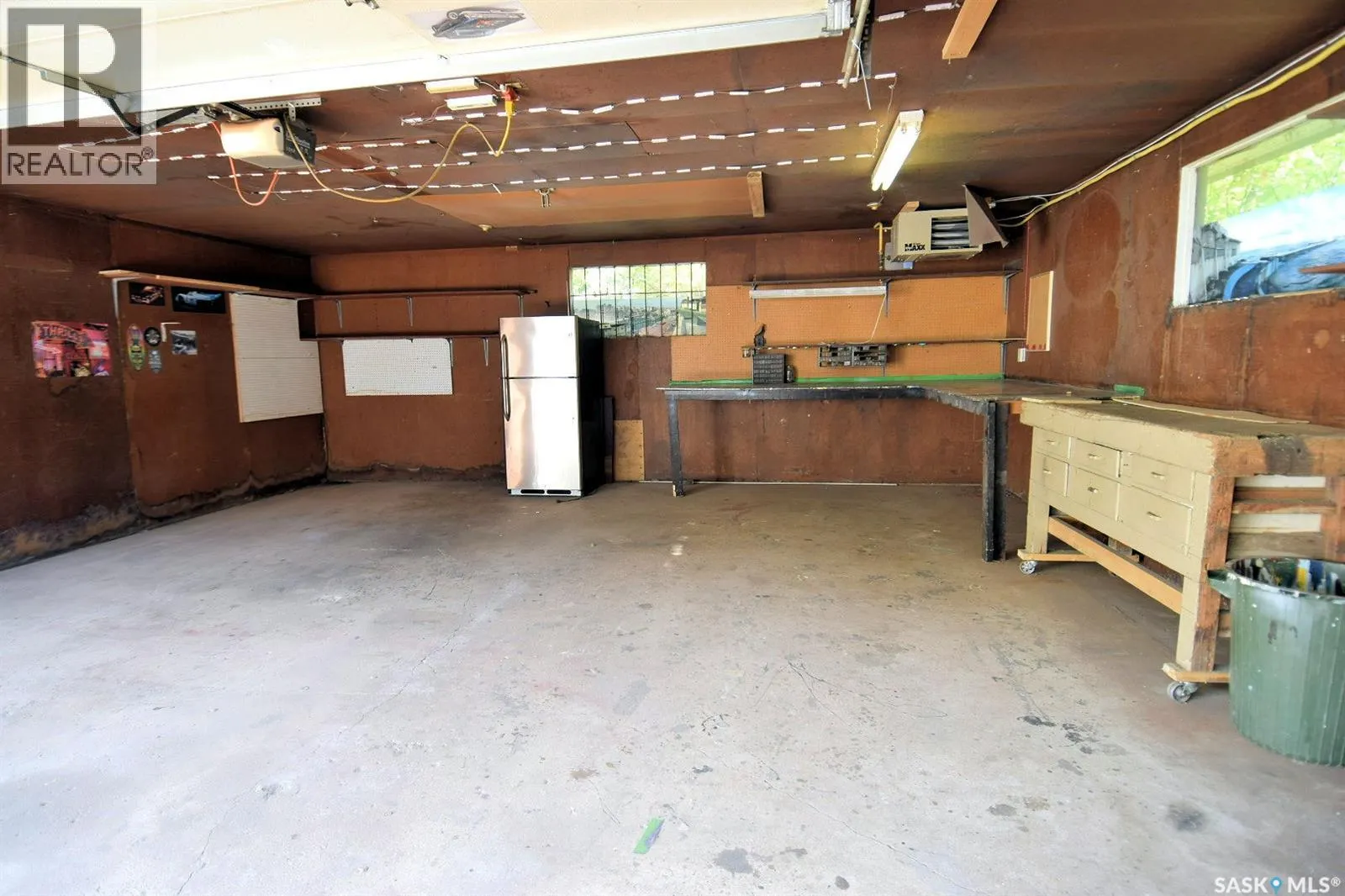 352 Carleton DRIVE