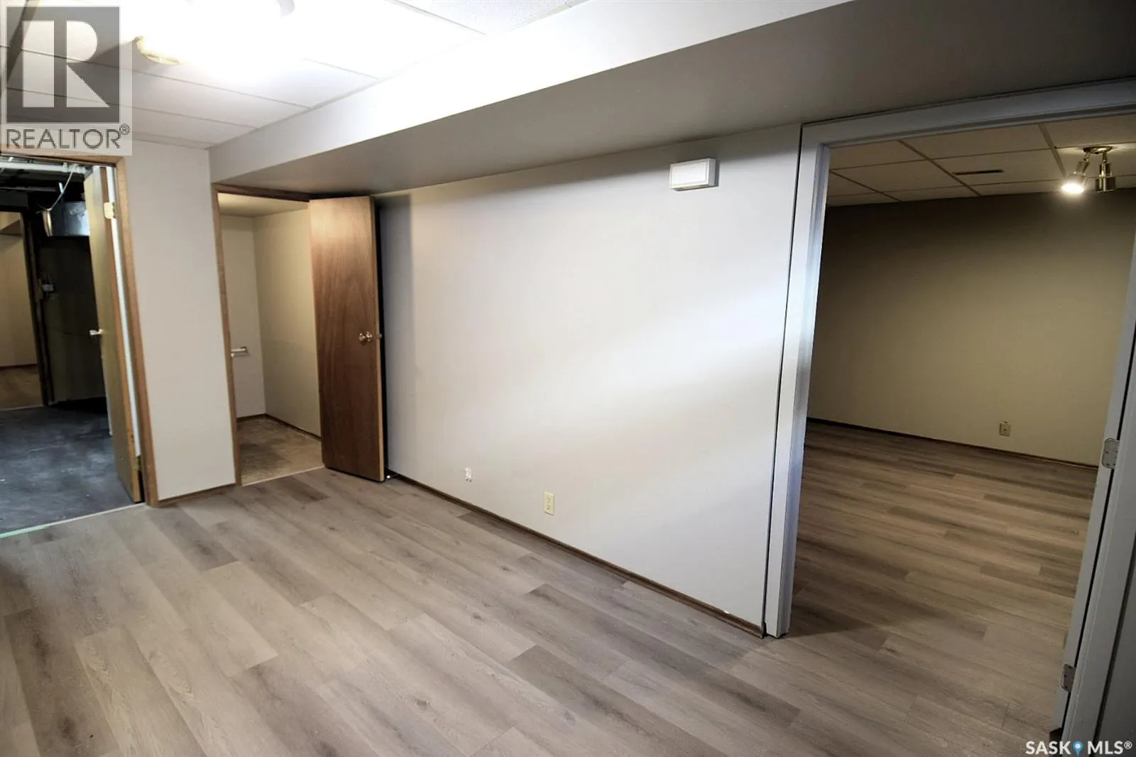352 Carleton DRIVE
