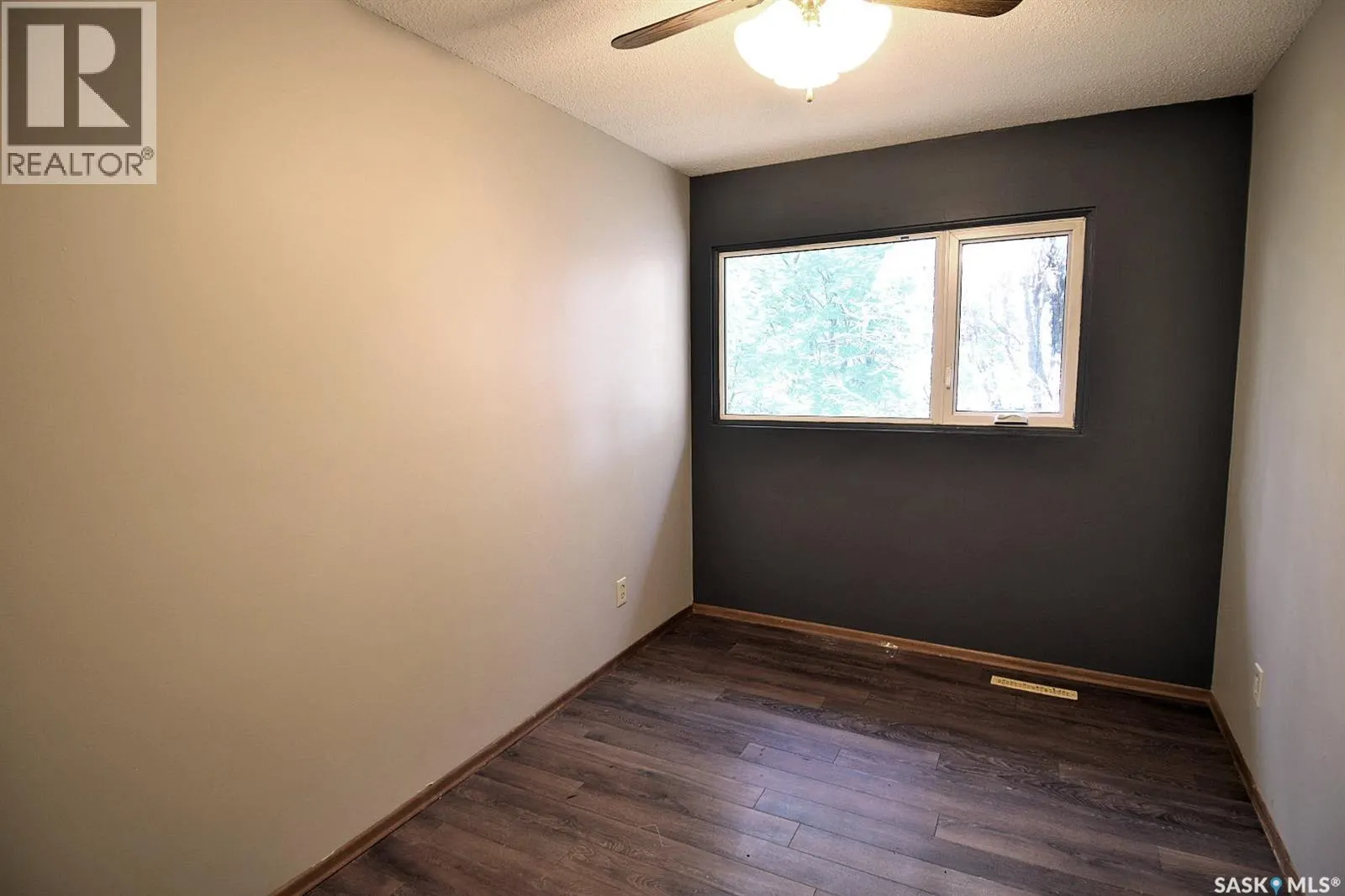 352 Carleton DRIVE