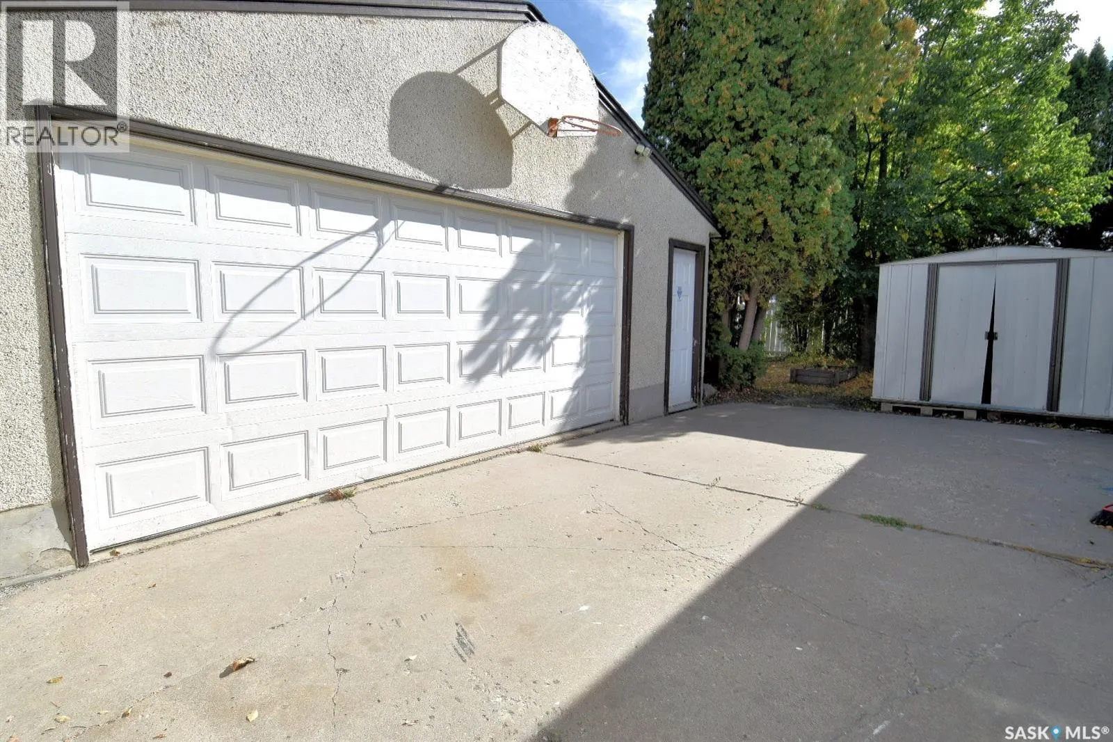 352 Carleton DRIVE