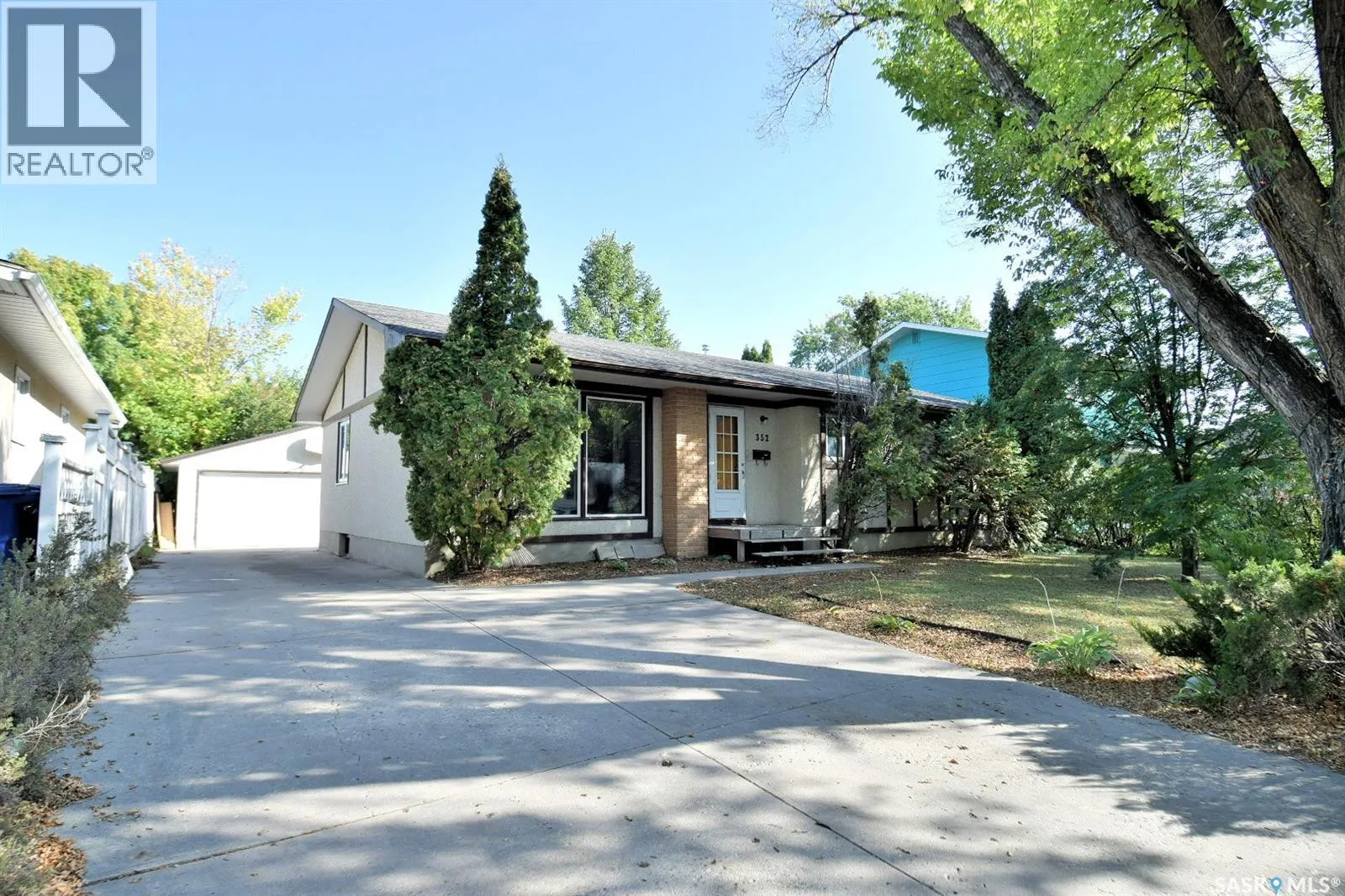 352 Carleton DRIVE