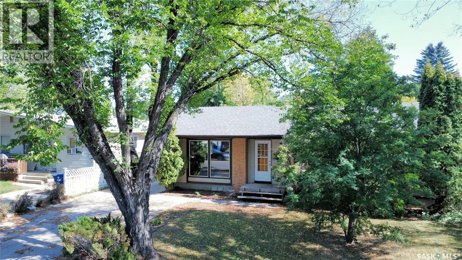 352 Carleton DRIVE