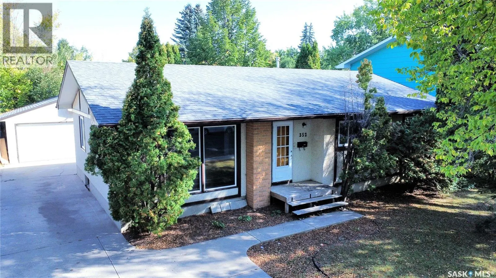 352 Carleton DRIVE