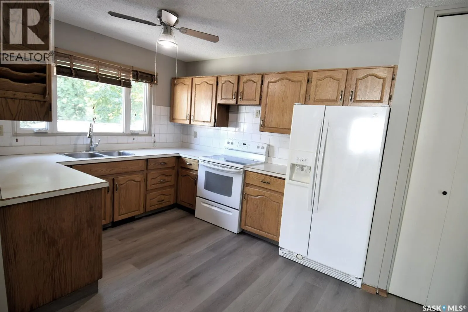 352 Carleton DRIVE