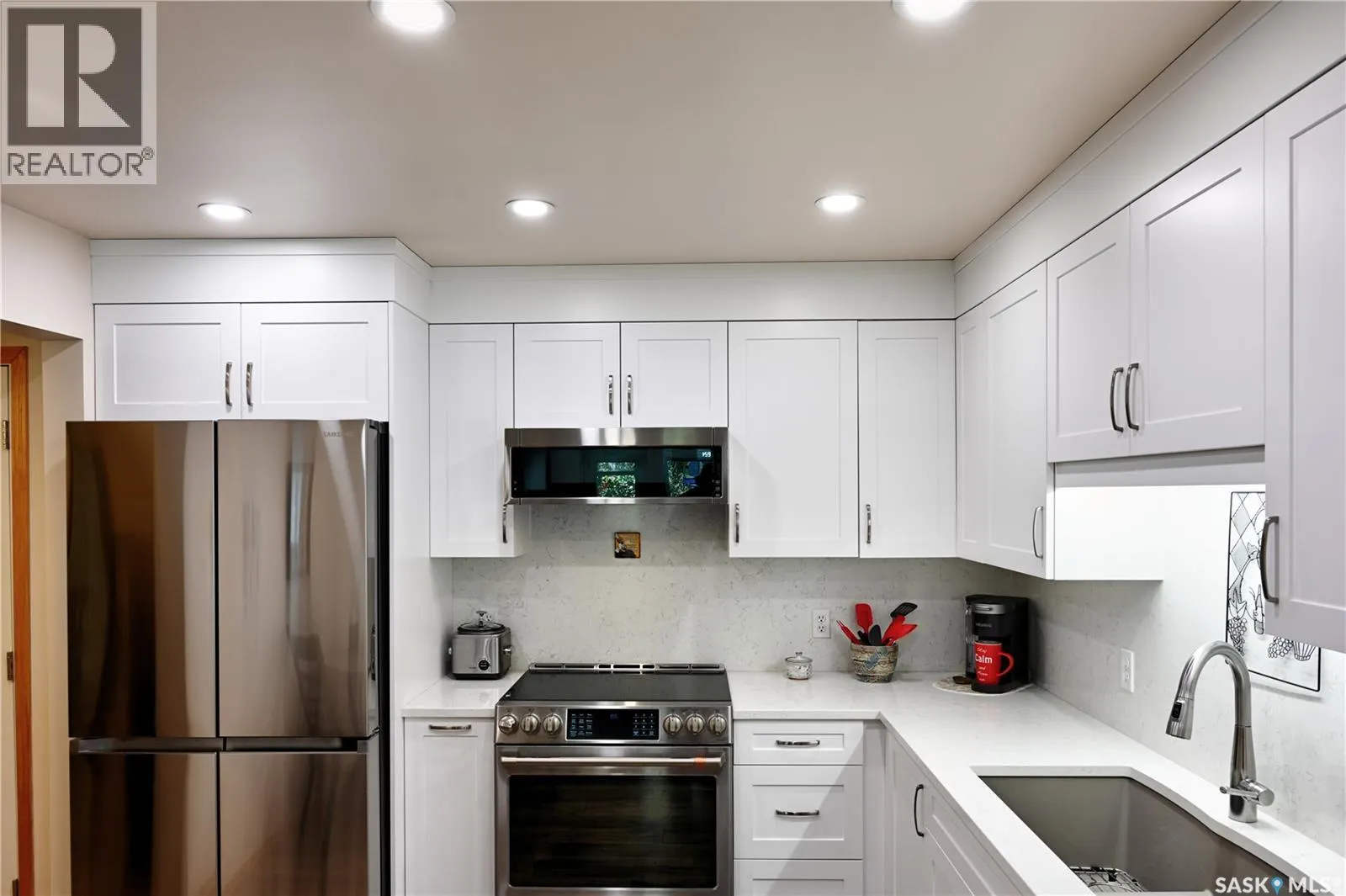 132 305 Pinehouse DRIVE