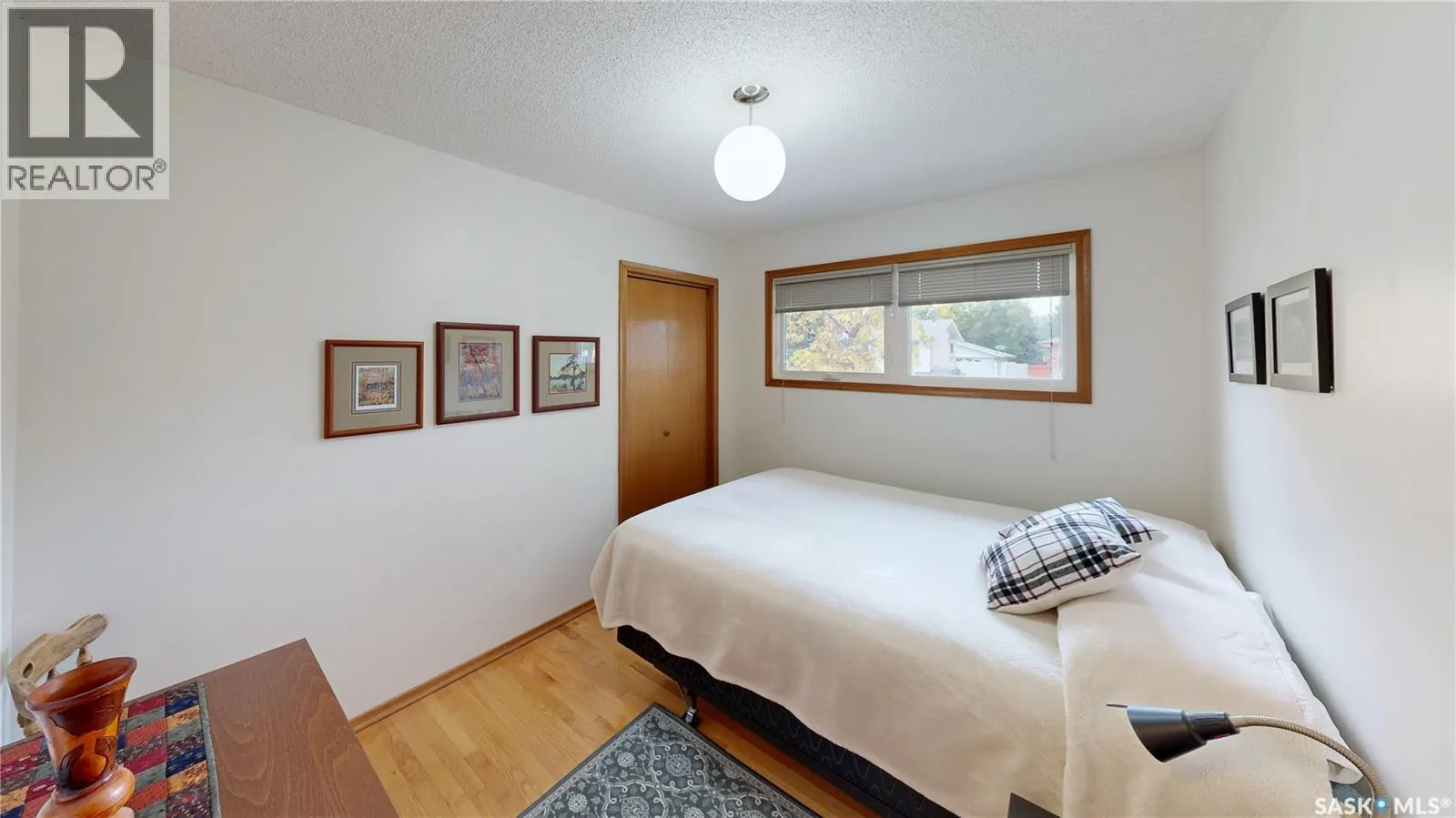 42 Hawkes AVENUE