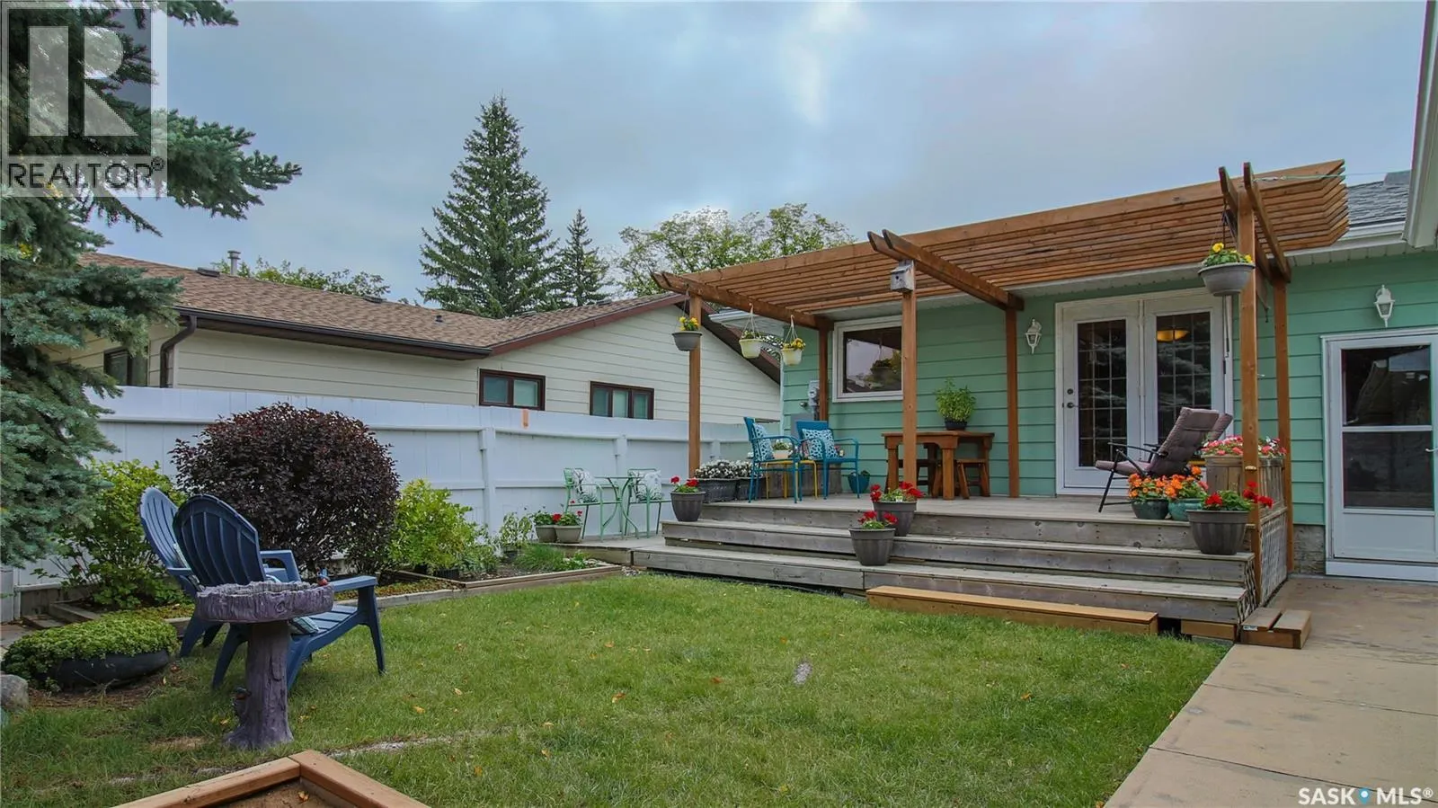 42 Hawkes AVENUE