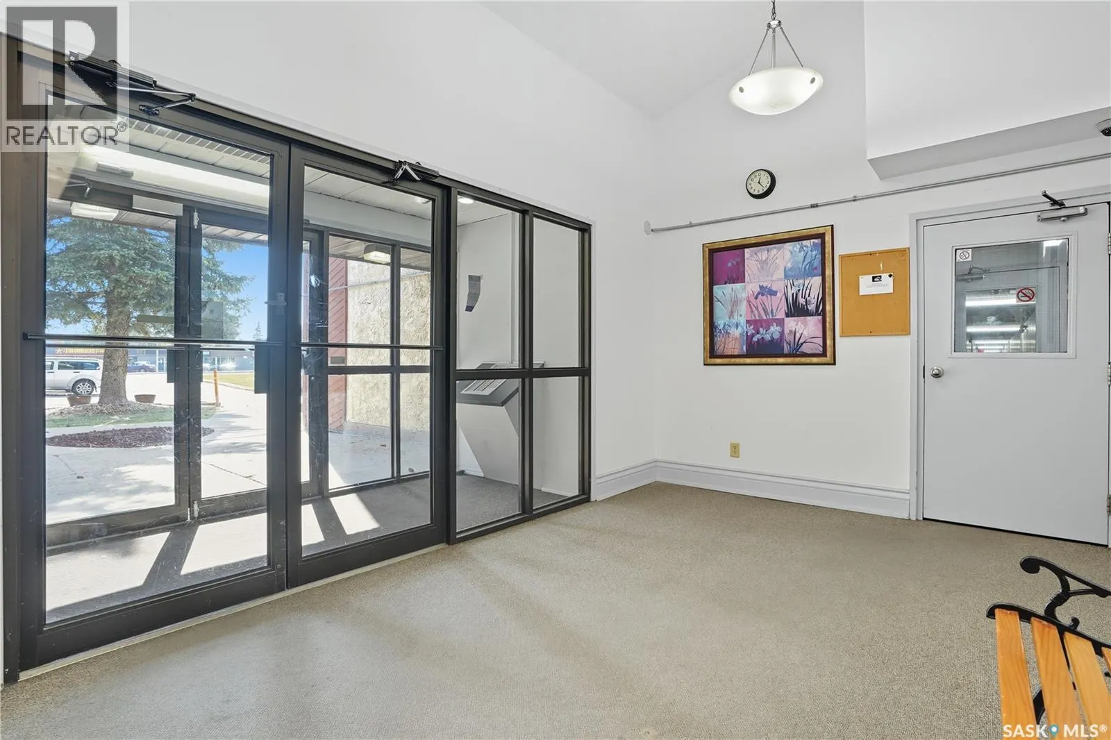 316 3302 33rd STREET W