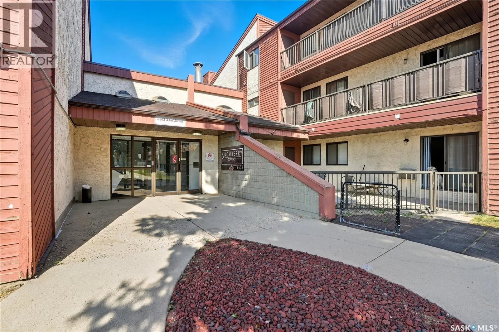 316 3302 33rd STREET W