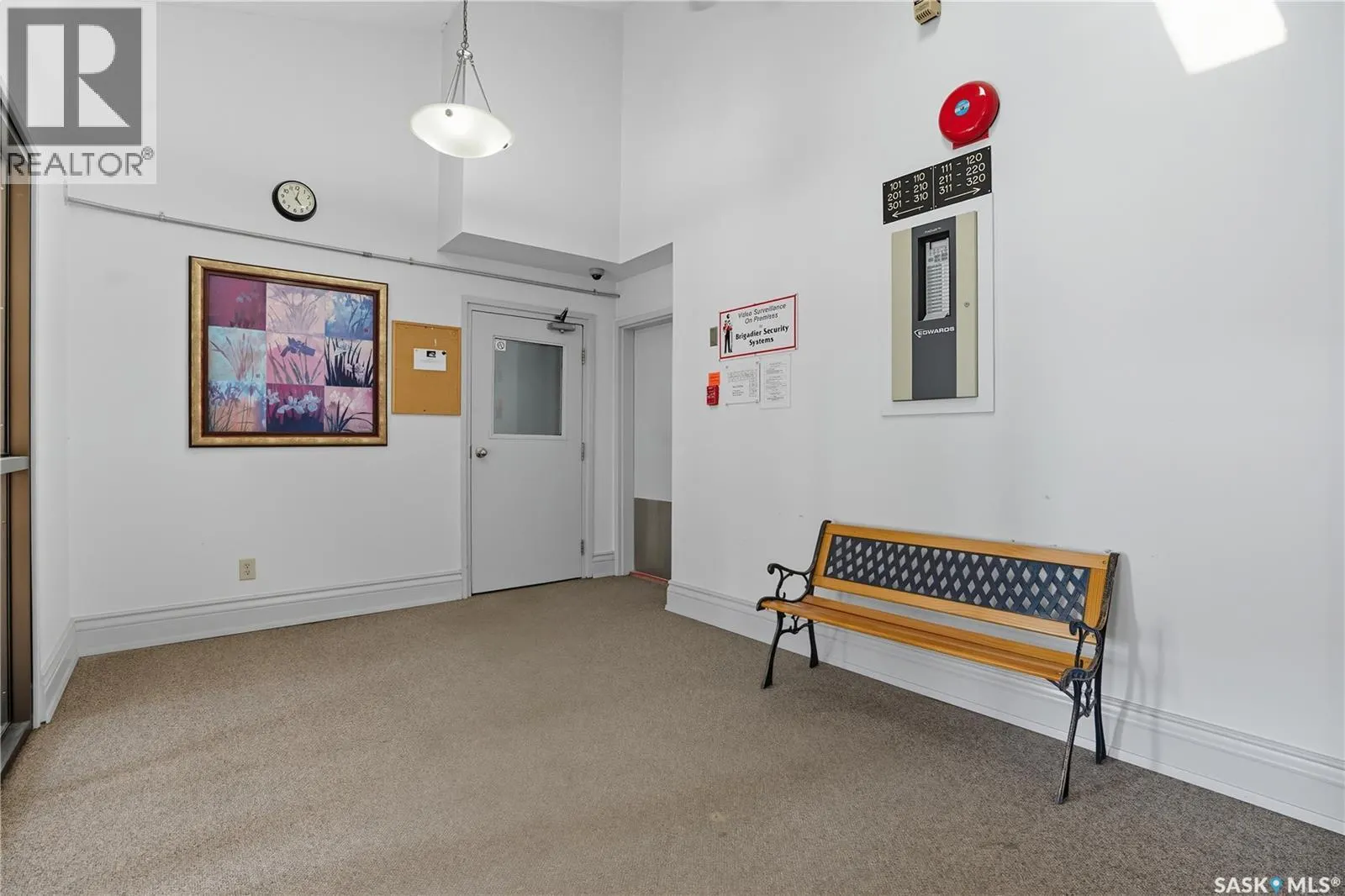 316 3302 33rd STREET W