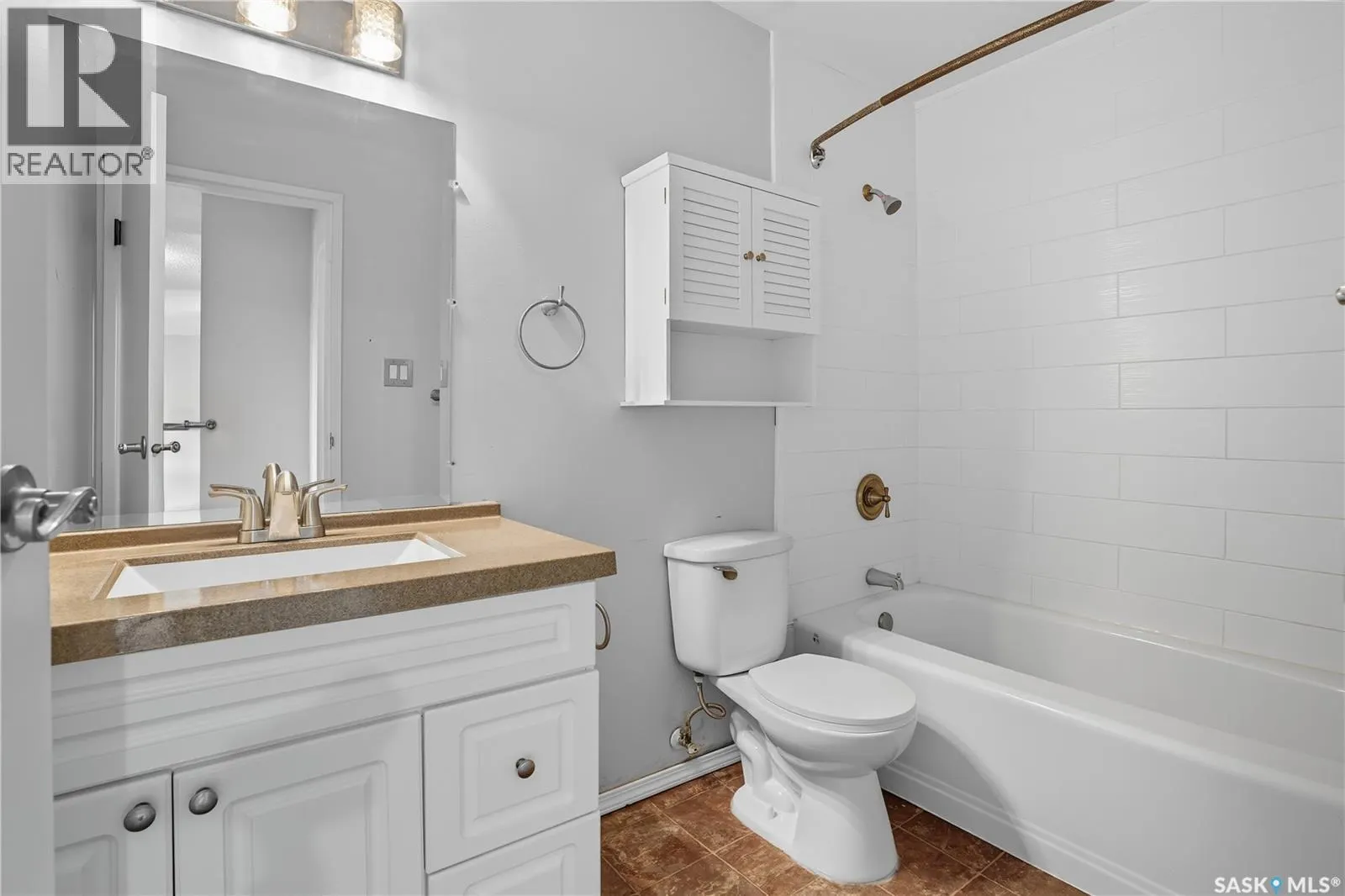 316 3302 33rd STREET W